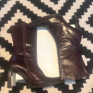 Elegant Dark Brown Heeled Boots
